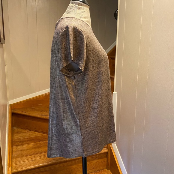 Liz Claiborne Petite sleek high-low top - Picture 4 of 7